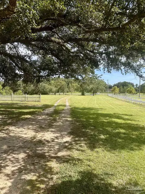 2664 Sherrilane, Cantonment, FL 32533 photo 5