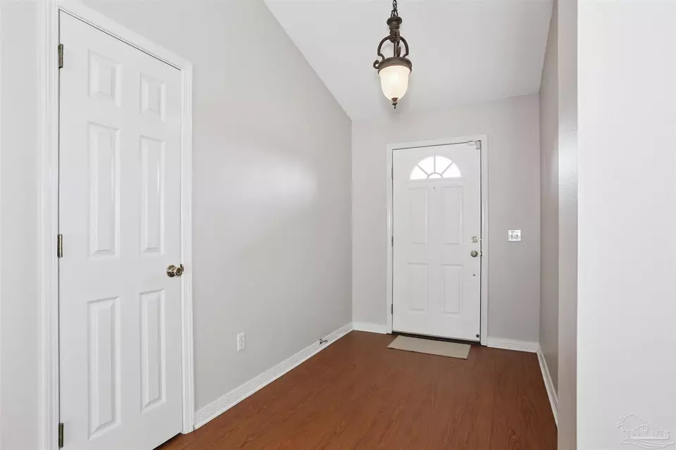 Entry Way - 578 Batten Blvd, Pensacola, FL 32507 photo 1 of 1