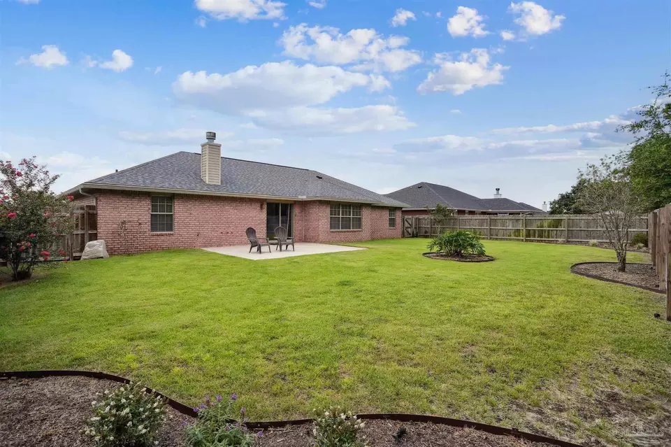 Exterior - 578 Batten Blvd, Pensacola, FL 32507 photo 4 of 7