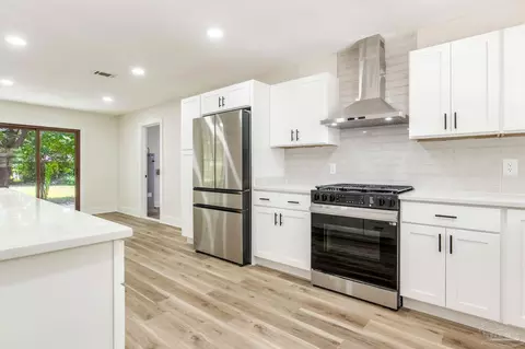 Kitchen - 4645 Briaroak Dr, Pace, FL 32571 photo 2 of 3