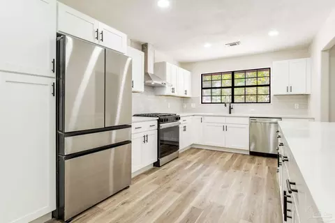 Kitchen - 4645 Briaroak Dr, Pace, FL 32571 photo 1 of 3