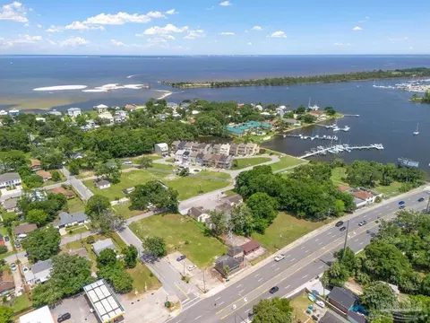 612 S 1st St, Pensacola, FL 32507
