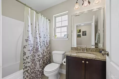 Bath - 6049 Autumn Pines Cir, Pace, FL 32571 photo 3 of 3
