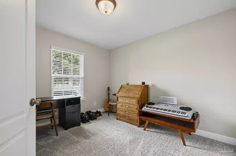 Bedroom - 6049 Autumn Pines Cir, Pace, FL 32571 photo 4 of 6