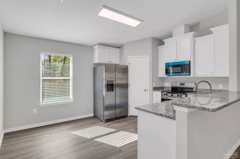 3033 N 13th Ave, Milton, FL 32583 photo 9