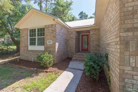 2757 Manuel Dr, Lillian, AL 36549