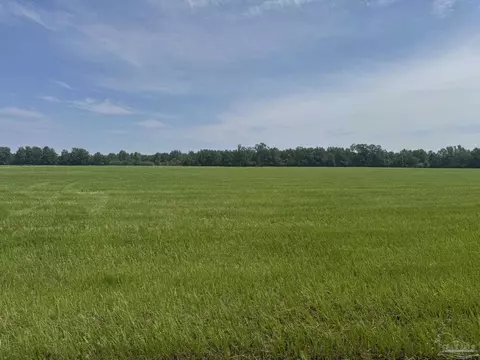 001 Huxford Rd, Atmore, AL 36502