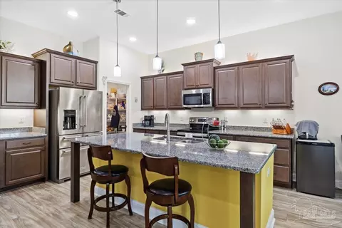 Kitchen - 8121 Silver Maple Dr, Milton, FL 32583 photo 4 of 5