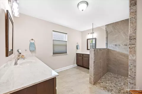 Bath - 8121 Silver Maple Dr, Milton, FL 32583 photo 1 of 8