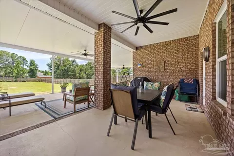 Exterior - 8121 Silver Maple Dr, Milton, FL 32583 photo 3 of 7