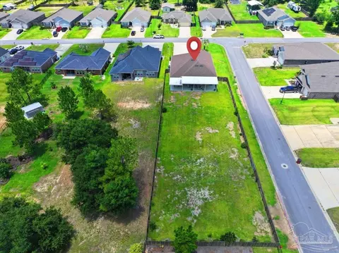 View/Area - 8121 Silver Maple Dr, Milton, FL 32583 photo 3 of 5