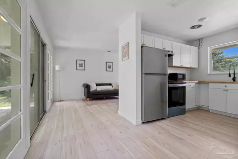 99 S Madison Dr, Pensacola, FL 32505
