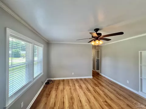 616 E Oak St, Atmore, AL 36502 photo 3