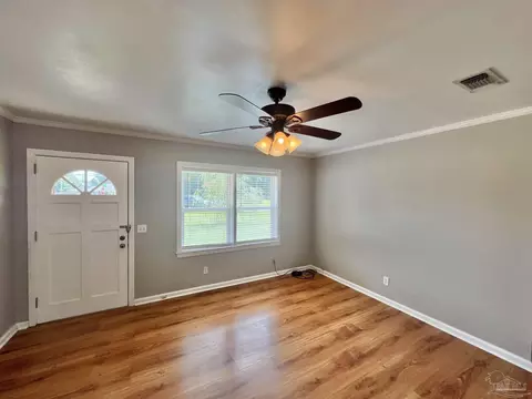 616 E Oak St, Atmore, AL 36502 photo 2