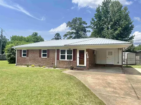 616 E Oak St, Atmore, AL 36502
