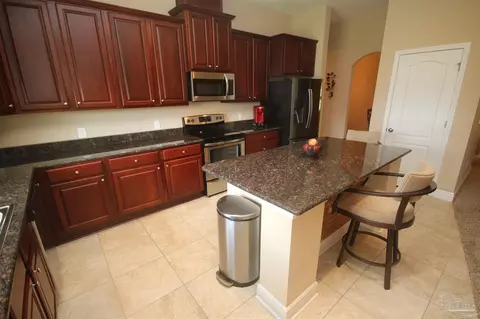 Kitchen - 6033 Stonechase Blvd, Pace, FL 32571 photo 4 of 10