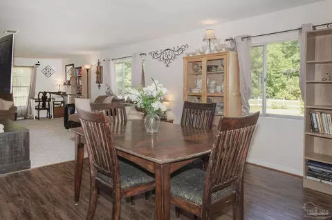 Dining - 11230 Bobcat Trl, Milton, FL 32583 photo 2 of 4