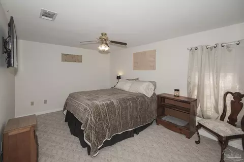 Bedroom - 11230 Bobcat Trl, Milton, FL 32583 photo 3 of 4