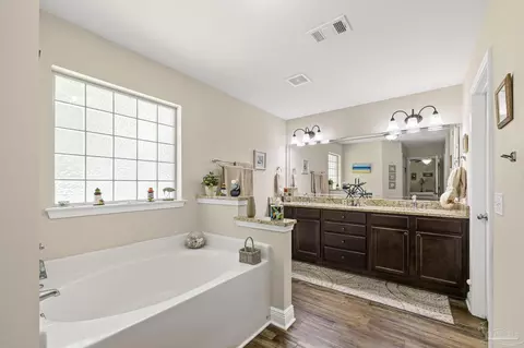 Bath - 6065 Autumn Pines Cir, Pace, FL 32571 photo 1 of 4