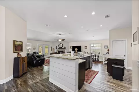 Entry Way - 6065 Autumn Pines Cir, Pace, FL 32571 photo 4 of 5