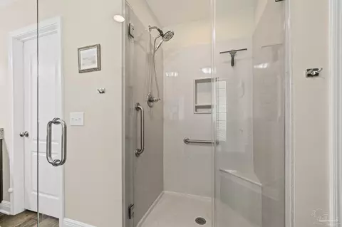 Bath - 6065 Autumn Pines Cir, Pace, FL 32571 photo 2 of 4