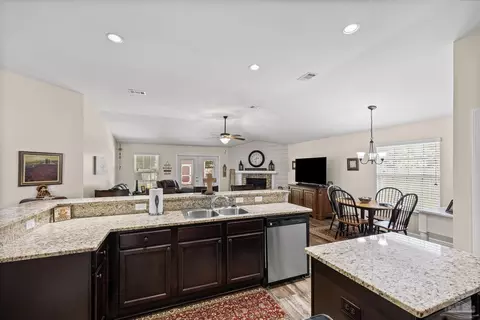 Kitchen - 6065 Autumn Pines Cir, Pace, FL 32571 photo 4 of 6