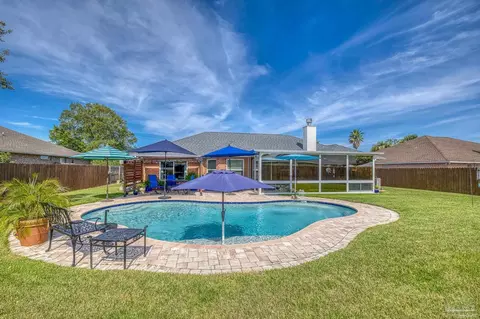 1928 Elodie Ln, Gulf Breeze, FL 32563