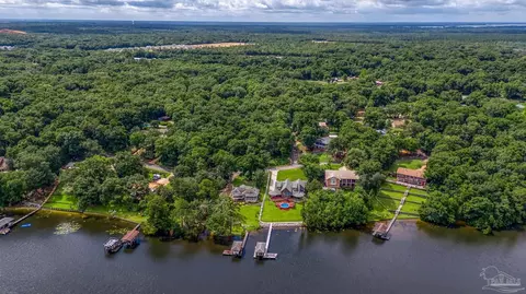 7535 Lakeside Dr, Milton, FL 32583 photo 9