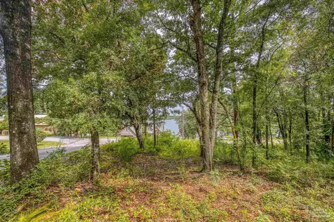 7535 Lakeside Dr, Milton, FL 32583 photo 4
