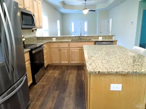 Kitchen - 3868 Throne Ct, Milton, FL 32583 photo 3 of 4