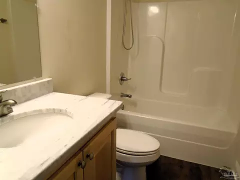 Bath - 3868 Throne Ct, Milton, FL 32583 photo 3 of 3
