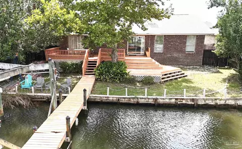 1634 Kauai Ct, Gulf Breeze, FL 32563