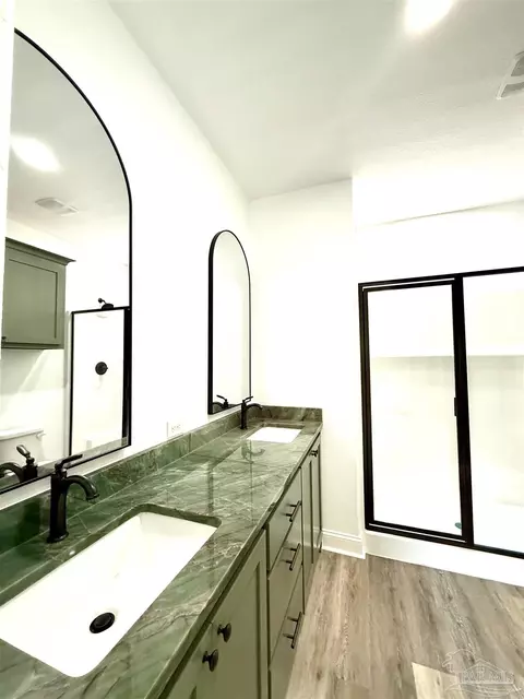 Bath - 4035 Charles Cir, Pace, FL 32571 photo 9 of 21