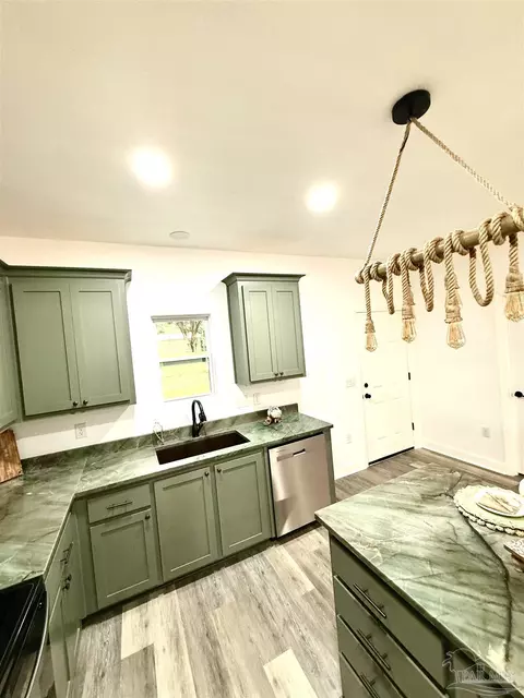 Kitchen - 4035 Charles Cir, Pace, FL 32571 photo 17 of 17