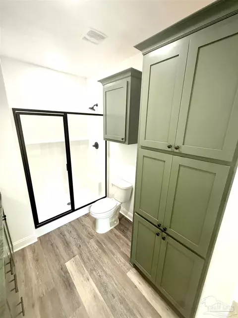 Bath - 4035 Charles Cir, Pace, FL 32571 photo 16 of 21