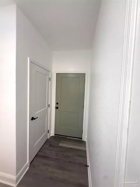 Entry Way - 4035 Charles Cir, Pace, FL 32571 photo 2 of 3
