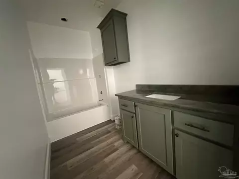 Bath - 4035 Charles Cir, Pace, FL 32571 photo 6 of 21