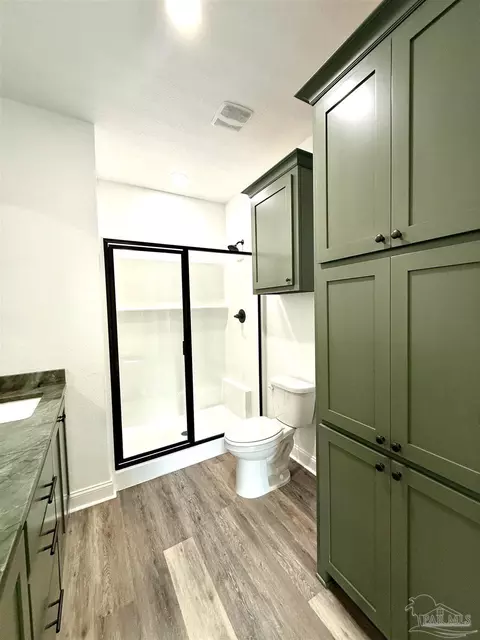 Bath - 4035 Charles Cir, Pace, FL 32571 photo 7 of 21