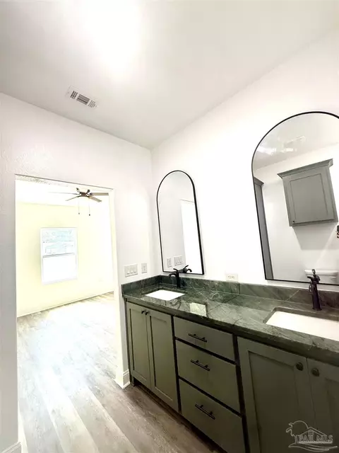 Bath - 4035 Charles Cir, Pace, FL 32571 photo 11 of 21