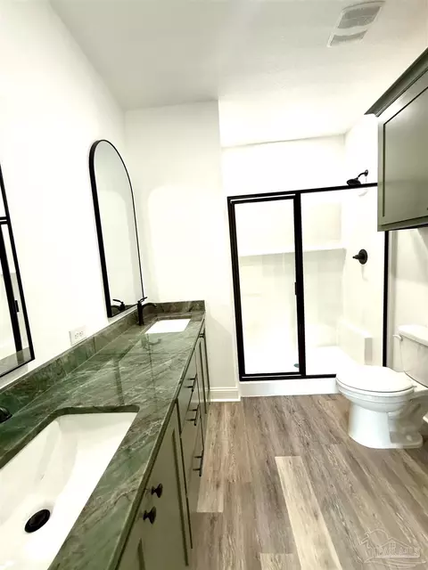 Bath - 4035 Charles Cir, Pace, FL 32571 photo 8 of 21