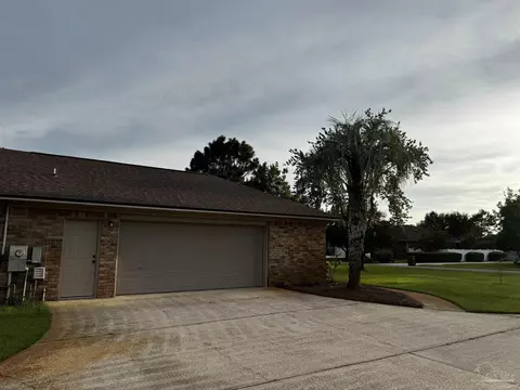2554 Holley Pl, Navarre, FL 32566