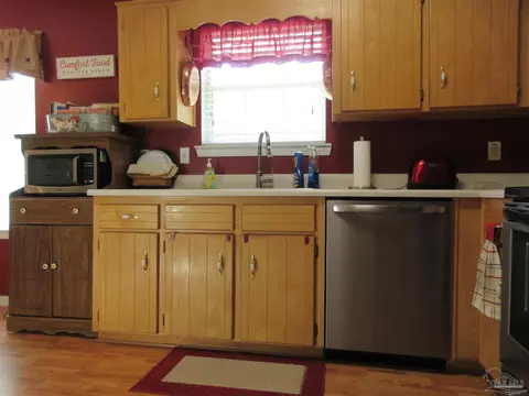 Kitchen - 4523 Struth Ln, Pace, FL 32571 photo 8 of 8