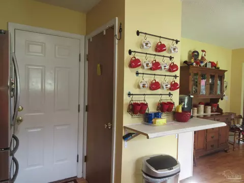 Kitchen - 4523 Struth Ln, Pace, FL 32571 photo 6 of 8