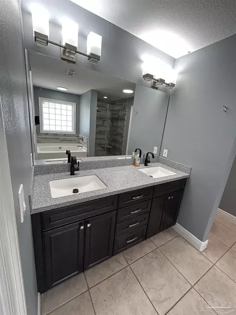 Bath - 150 Countri Ln, Cantonment, FL 32533 photo 2 of 5