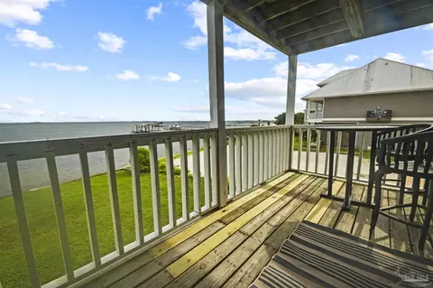 5539 Soundside Dr #N, Gulf Breeze, FL 32563