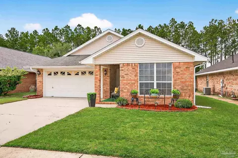 21 Easton St, Cantonment, FL 32533