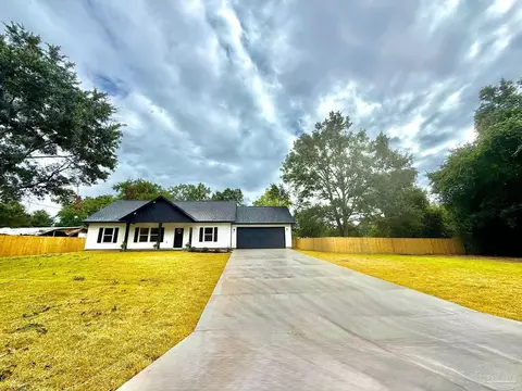 3830 University St, Pace, FL 32571