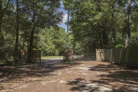 6751 Deception Rd, Milton, FL 32583