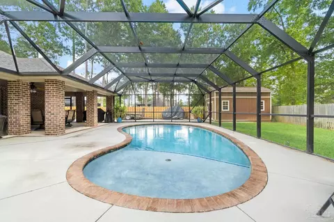Exterior - 6111 Dollarweed Dr, Pace, FL 32571 photo 7 of 14