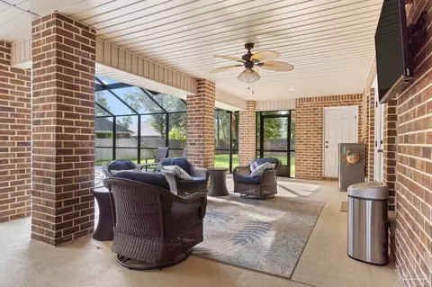 Exterior - 6111 Dollarweed Dr, Pace, FL 32571 photo 4 of 14